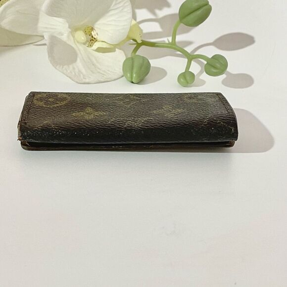 Louis Vuitton Monogram 4 Key Wallet - Picture 7 of 12